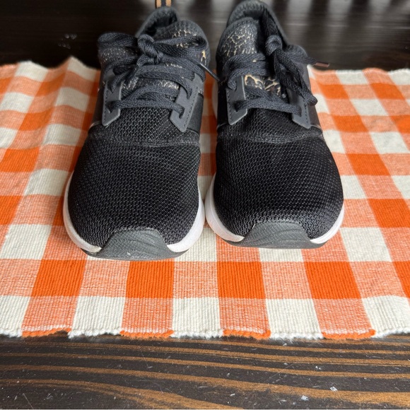 New Balance Black & Cheetah Print FuelCore Nergize Sport V1 Trainer Sneakers - Picture 4 of 8